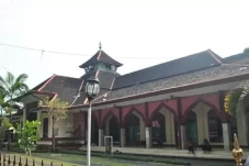 Jadwal Salat dan Imsakiyah...