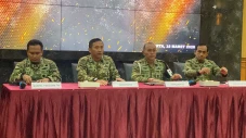 Ungkap Kasus Air Keras,...