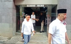 Tahanan KPK Salat Idulfitri...