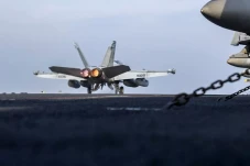 Trump Tunda Serangan...