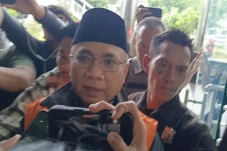 Sesaat Jadi Tahanan...