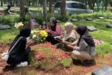 Keluarga Mpok Nori Jalani...
