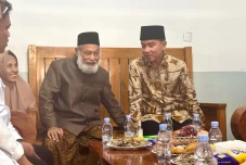 Gibran Kunjungi Ponpes...