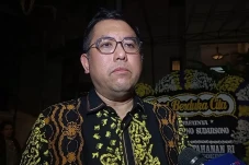 Putra Juwono Sudarsono...