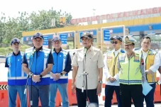 Arus Balik, Menteri...