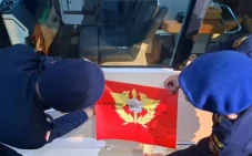 Kapal-kapal Wisata Berbendera...