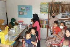 KLB Campak Meningkat,...