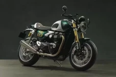 Triumph Meluncurkan...