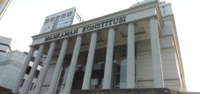 Hakim MK Pengganti Anwar...