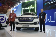 Foton Luncurkan Double...