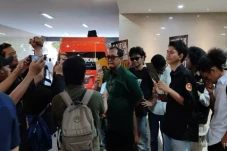 Laporkan Saiful Mujani...