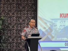 Kapolda Riau Copot Kapolsek...