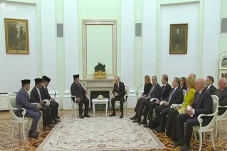 Bertemu Putin di Rusia,...