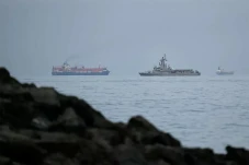 AS Ancam Blokir Selat...