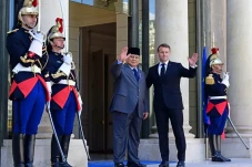 Prabowo Bertemu Macron...