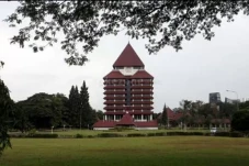 FHUI Serius Telusuri...