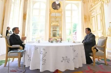 Prabowo dan Macron Bahas...