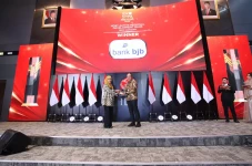 bank bjb Raih Penghargaan...