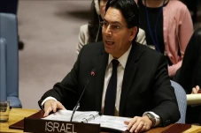 Israel Kesal pada 3...