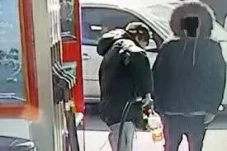 Perang Iran, Pencurian...
