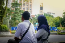 Kisah Haru Orang Tua...