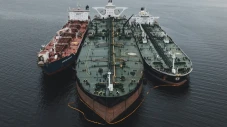 Dua Tanker Raksasa Iran...