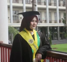 Cerita Istiqomah Katin,...