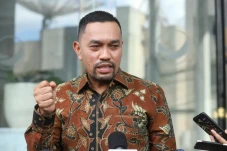 Sahroni Desak Polisi...