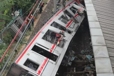 Evakuasi Tabrakan Kereta...