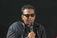 Sal Priadi Rilis Lagu...