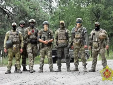 Dibantu Tentara Rusia,...