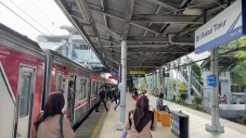 KRL Bekasi-Cikarang...