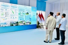 13 Proyek Hilirisasi...