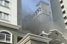Kebakaran Apartemen...