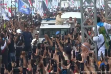 Naik Maung, Presiden...