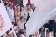 Momen Prabowo Lepas...