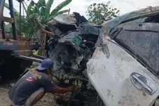 Tragis, Mobil Rombongan...