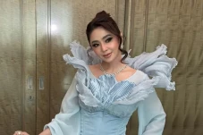 Dewi Perssik Geram Diberitakan...
