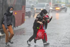 Prakiraan Cuaca Jakarta...