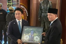 Kerja Sama Pertahanan...