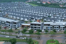 Lippo Cikarang Bukukan...
