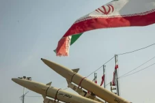Iran Akan Serang Militer...