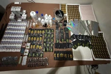 Polisi Bongkar Lab Vape...