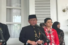 Pramono Minta Kelurahan...