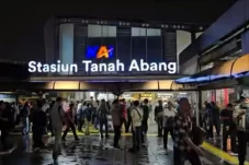 KRL Arah Rangkasbitung...