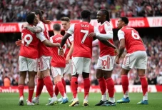 Arsenal Juara Liga Inggris...