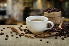 Anak Minum Kopi, Amankah?...