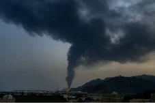Iran Serang Situs Minyak...