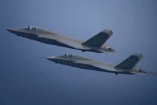 Jet Tempur Siluman J-35AE...