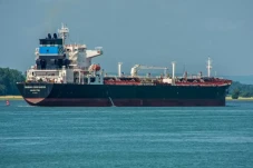 AL AS Serang Kapal Dagang...